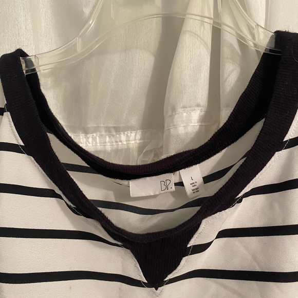 BP Cold Shoulder Top - Picture 2 of 5